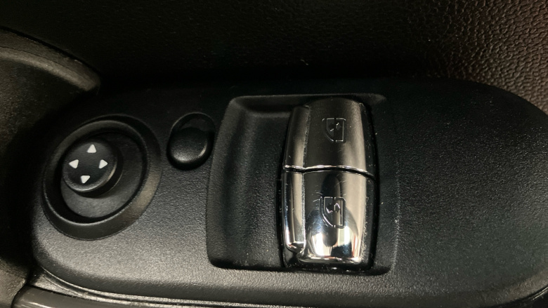 MINI Hatchback 1.5 Cooper Classic II 3dr Petrol Hatchback